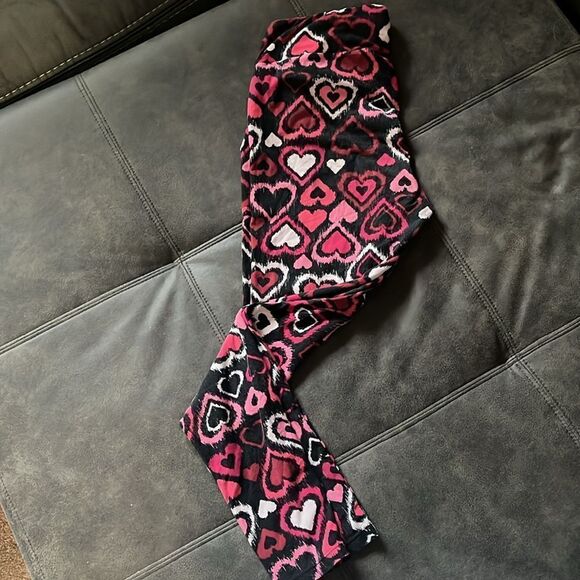 LuLaRoe Heart Leggings - Picture 3 of 3